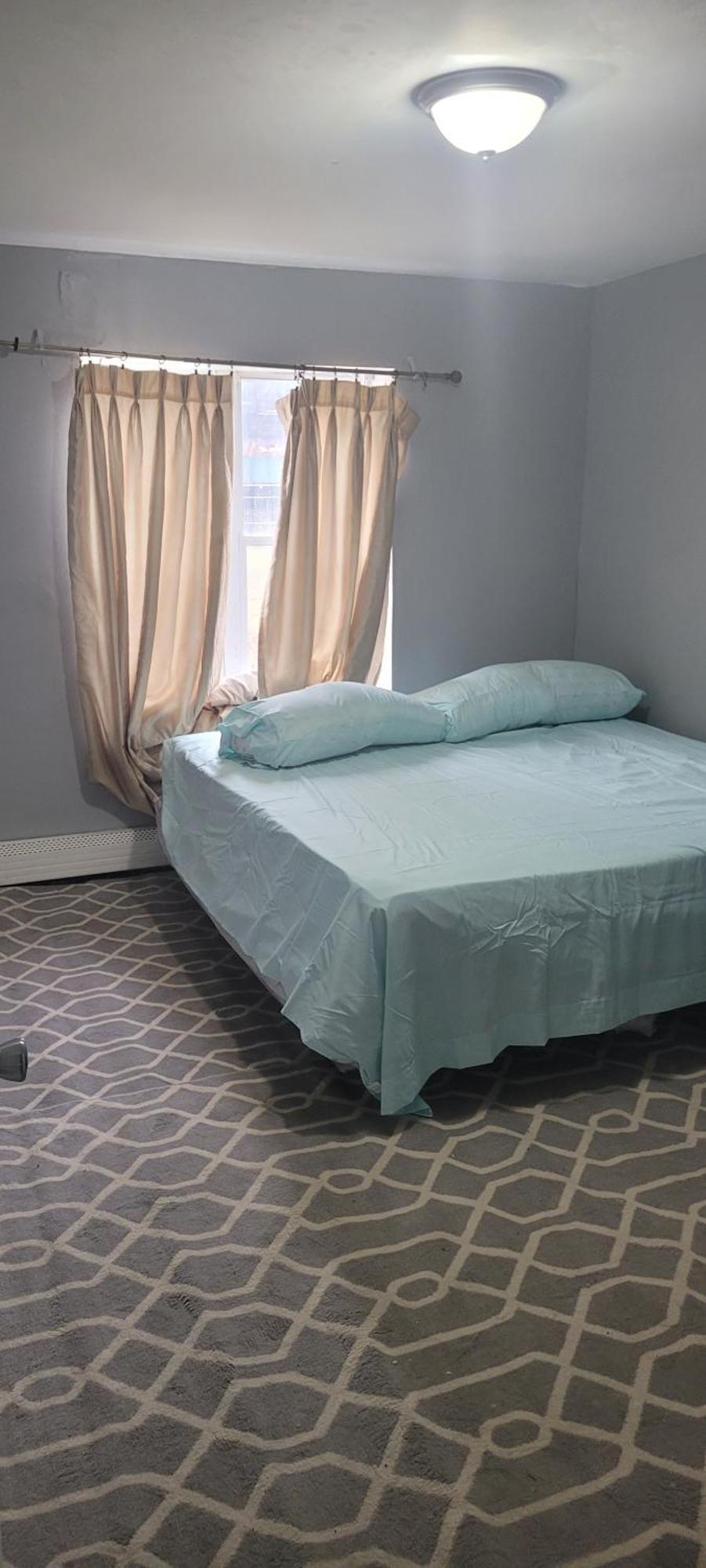 Room In A Beach House With King Size Bed In A Landlord Hosted Three Bedroom Apartment Нью-Йорк Екстер'єр фото